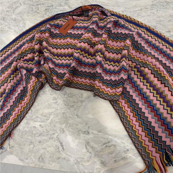 💕NWT Missoni Vibrant Zigzag poncho/ scarf - Picture 3 of 6